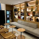 Renovated Apartment In Madrid Center