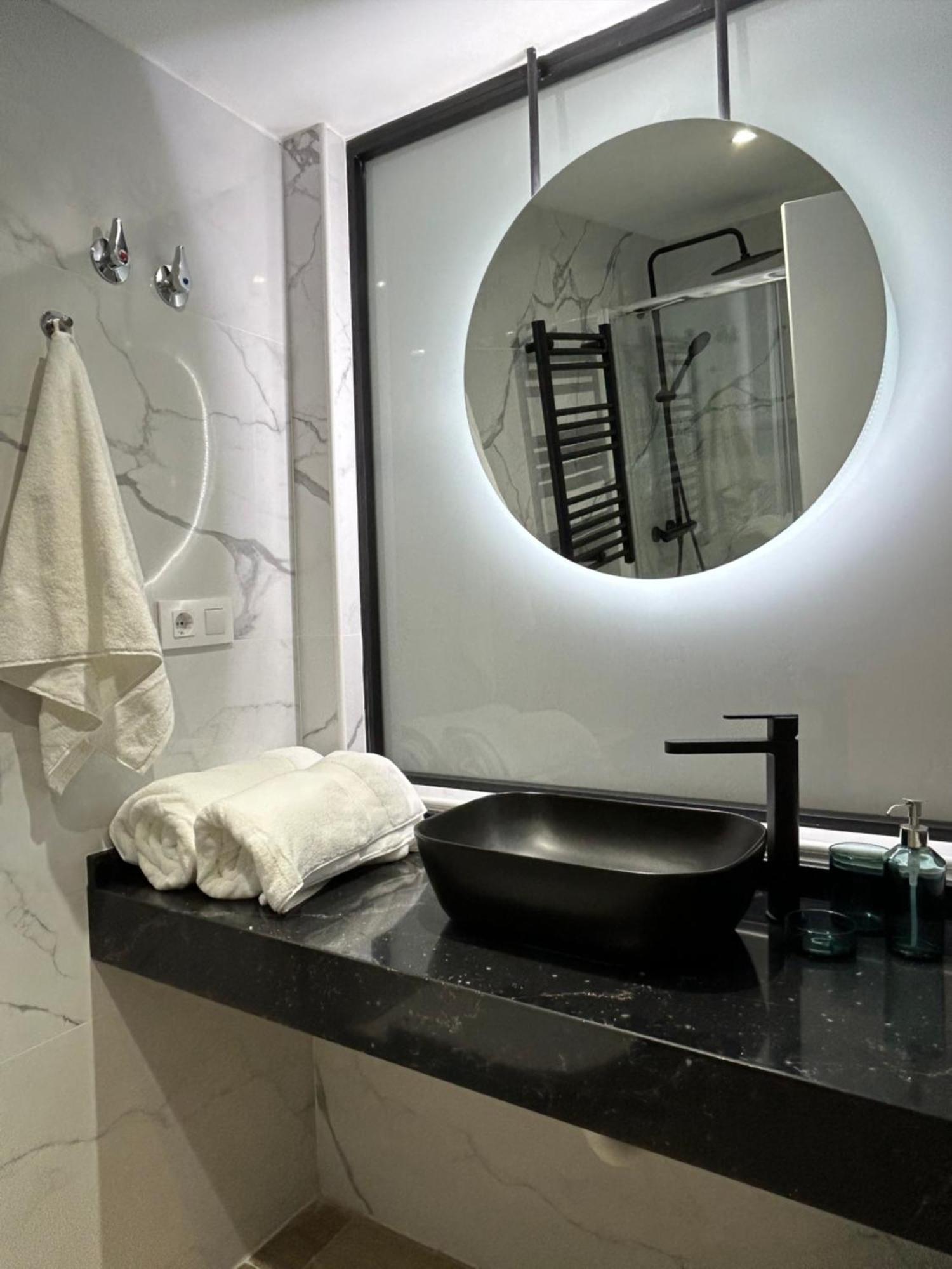 Apartment Renovated In Center Madrid